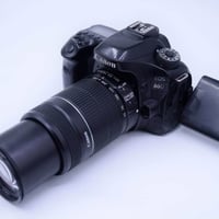 كاميرا كانون 80D • عدسة 55-250 • نضافة ٦٠/١٠٠