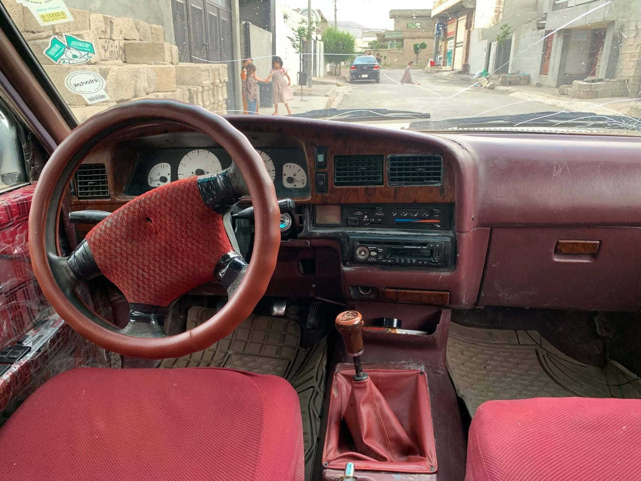 پیکاب دێر بۆ فرۆشتن 
مۆدێل. 2007
مەنەفێست ئەسلی 
سەیارەکە زۆر تووندو تۆلە 
کامل کارەبای ئیش دەکات 
بەس یەک چاملغی بۆیاغە 
سعری .37گەڵا محامەلەیەکی کەم 
شوێن . حاجیاوا


**إذا كنت صاحب هذا الإعلان وتريد حذفه لأي سبب، رجاءا أرسل رسالة إلى الدعم الفني**