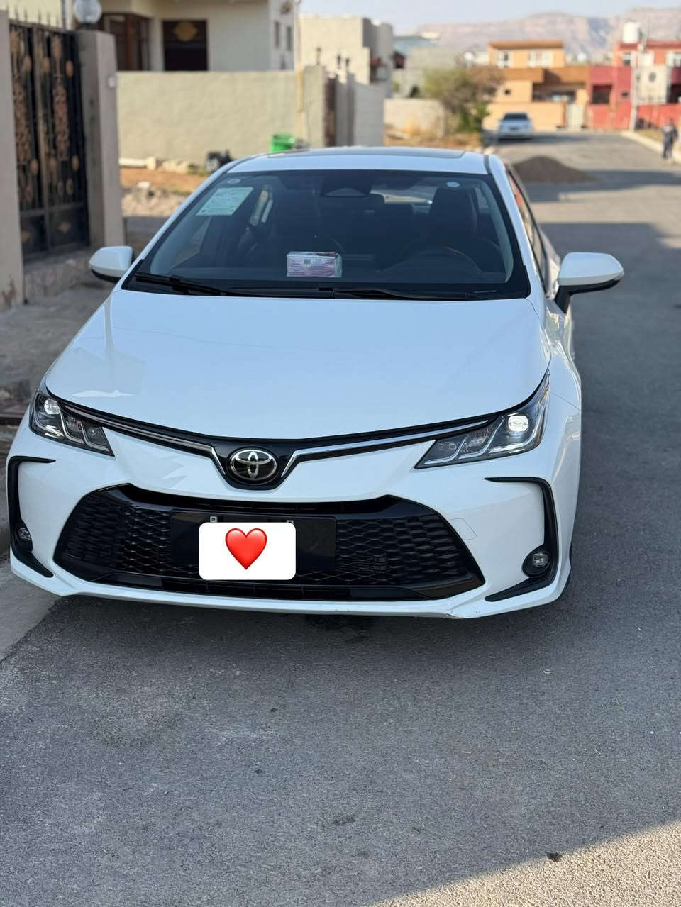 سياره للبيع نوع: تيوتا كورلا هايبرد
موديل:2025
مرقمه:  كامله وجاهزه بغداد 
كفاله عامه السياره بحالة ممتازه
استيراد شخصي زيرو 
ماشية: 30الف
انا شرعيها في نينوى 
بيها كوبون  بانزين
سعر السياره 148 وبيها مجال بسيط
مدوشمه كامله داخل للحفاظ على اصليتها 
للاتصال على الرقم : ***********
الرقم الثاني: ***********
