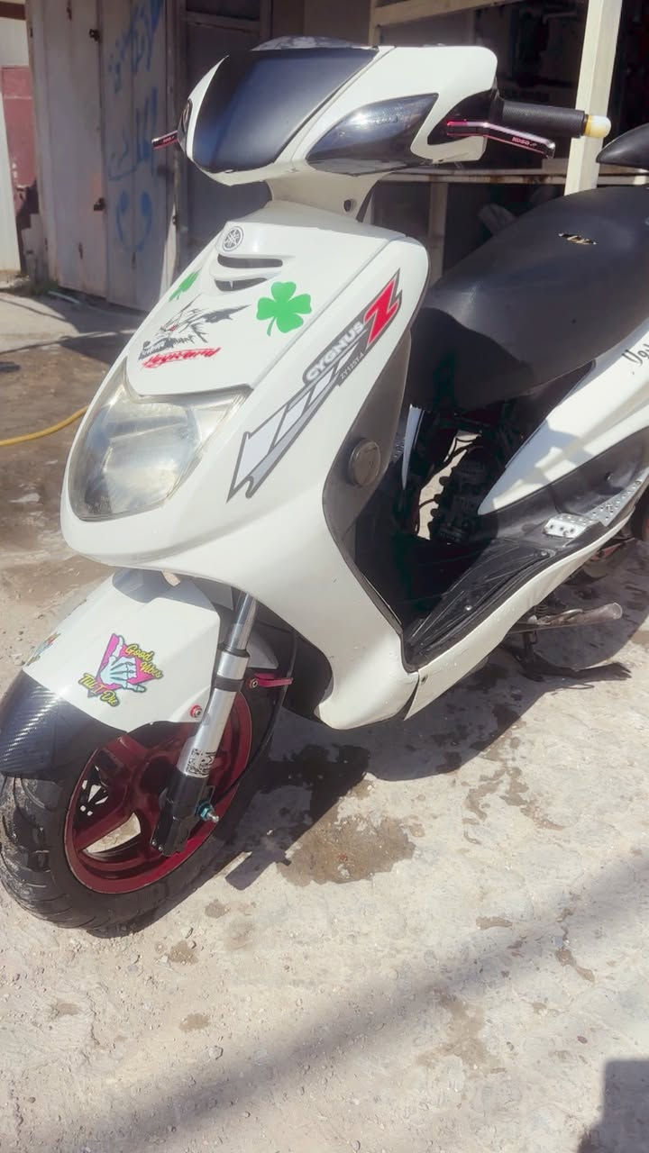 سلام عليكم سكنس نثية للبيع دراجة متروسة تزويد شمعة رياضي فج رياضي وصينية وتطوالة رياضي صالنصة رياضي صدر امامي رياضي 
قبق فلاوين رياضي  دبلات خلفية رياضي 
صوندة وقاعدة صوندة رياضي 
وصالنصة رياضي 
قاعدة رقم شاصي رياضي 
تعلاكة رياضي 
مكينة تتي مارك ماعرف شكد بوشتهة 
بدأت بريك رياضي 
كلجات امامي وخلفي رياضي 
شفت ويل امامي رياضي 
دراجة نقصهة كابريتر قفاز صير بعد اقوة من هسة 
سعر الدارجة (900) وبيهة مجال 
أو مراوس بعدلة نضيفة وفرق 
مكان البياع شهداء (*********** )
