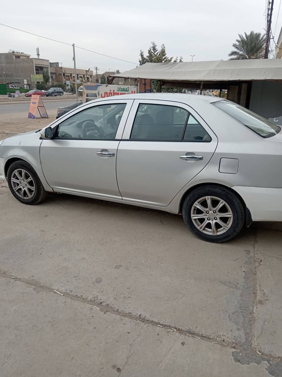 السلام عليكم
سياره جيلي صيني MK موديل 2013 حديث  نظيفه كير ومكينه مكفوله طخات بسيطه
السعر 40$وبيها مجال بسيط تواصل ع رقم ***********
