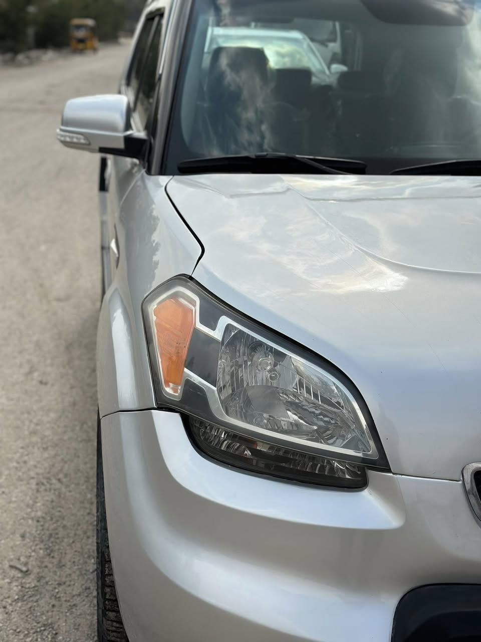 السلام عليكم 
كيا سول موديل 2010 رقم بغداد بإسمي سنوية ل 2030 وهزه جديدة 
سيارة جاهزه تبريد كير مكينه صدر تخم تاير تبريد باتري قطع صبغ اقل حزام احسبه حزام 

محرك2000 دوش الرقم ***********
