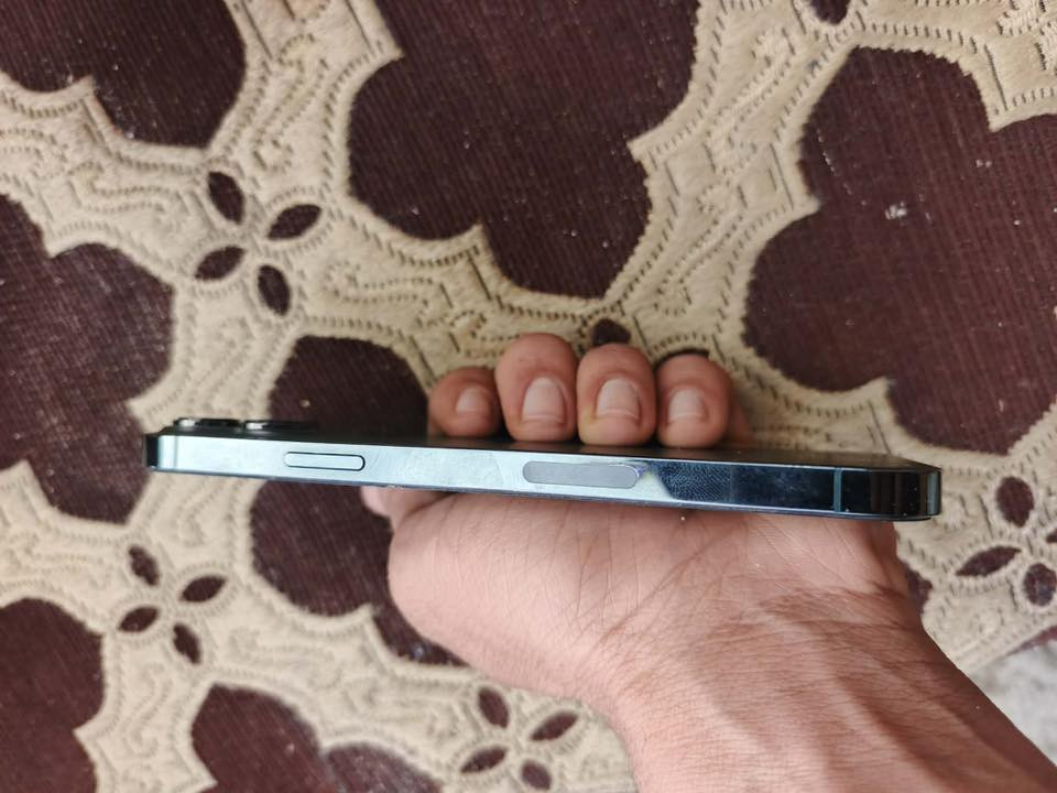 13 برو ماكس 
ذاكره ١٢٨
بطاريه ٨٤ 
السعر ٥٥٠ بي مجال
جهاز بلادي وتر بروف 
بس ظهر مفطور 
مكان ديالى بعقوبه 
لرقم ***********
