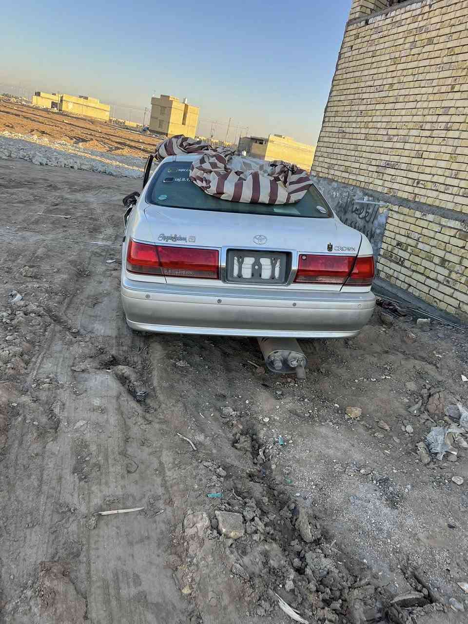 موديل 2000 رقم ذي قار تحويل ثاني يوم  قرار 48 
مكان السياره ناصريه 
***********
السعر 52
