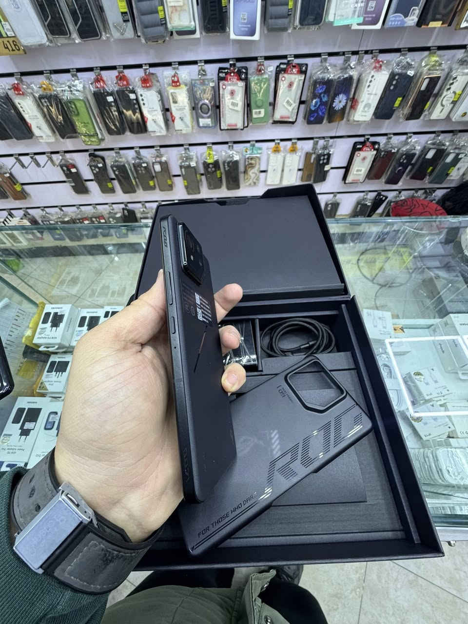 Rogphone 9 pro
السلام علیکم …

روج فون ٩ برو،ذاکرة ٥١٢ / رام ١٦ لون اسود
جهاز کامل خراض و مابی ایشی کلشی بی ضمان،١١ مرە یشحن جهاز، نسخە صینی التحديثات مستمرة  خدمة كوكل بلەی تعمل ،بی ضمان ١٠ ایام .

السعر:- ١،١٥٠،٠٠٠ الف بی مجال 🔥🔥

——————————
خدمة توصيل متاحة في كل محافظة 🚕🚕🚕

*********** whats app حسین موبایلات
