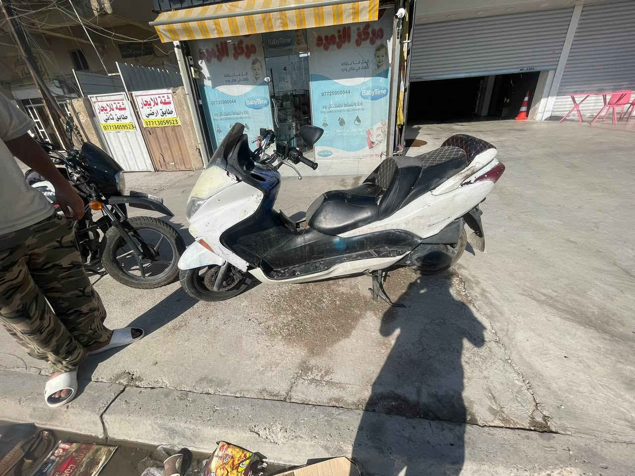 للبيع فورزا 09 🛵
النظافة والمحرك: الدراجة نظيفة كلش، المكينة مجفتة قبل شهر ومابيها أي نقص.. يعني شغل واطلع
 
 الكفرات مالتها شوية تعبانة (مثل ما واضح بالصور) بس تتنظف وتترتب ترجع جديدة
 الطوافة مال تانكي البانزين شوية تخربط.
 المكان: بغداد - حي الخضراء 📍
 السعر: 700 💵 ببه مجال
رقمي   *********** 📞
