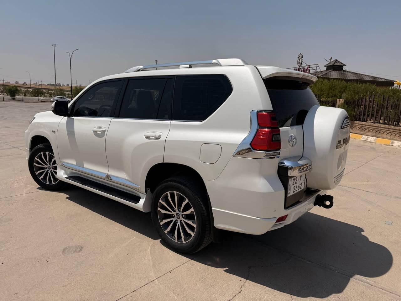 برادو 2022
Vx باب اول
دبل تانكي
شركة جيهان
بيه pdr بجاملغ سكن بكد اصبع
و pdr بباب سكن مامبين
ماشي 61 الف كيلو متر حقيقي
سعر 475 بي مجال 
سنويه باسمي
مكان سياره كركوك
رقم *********** كركوك, العراق
