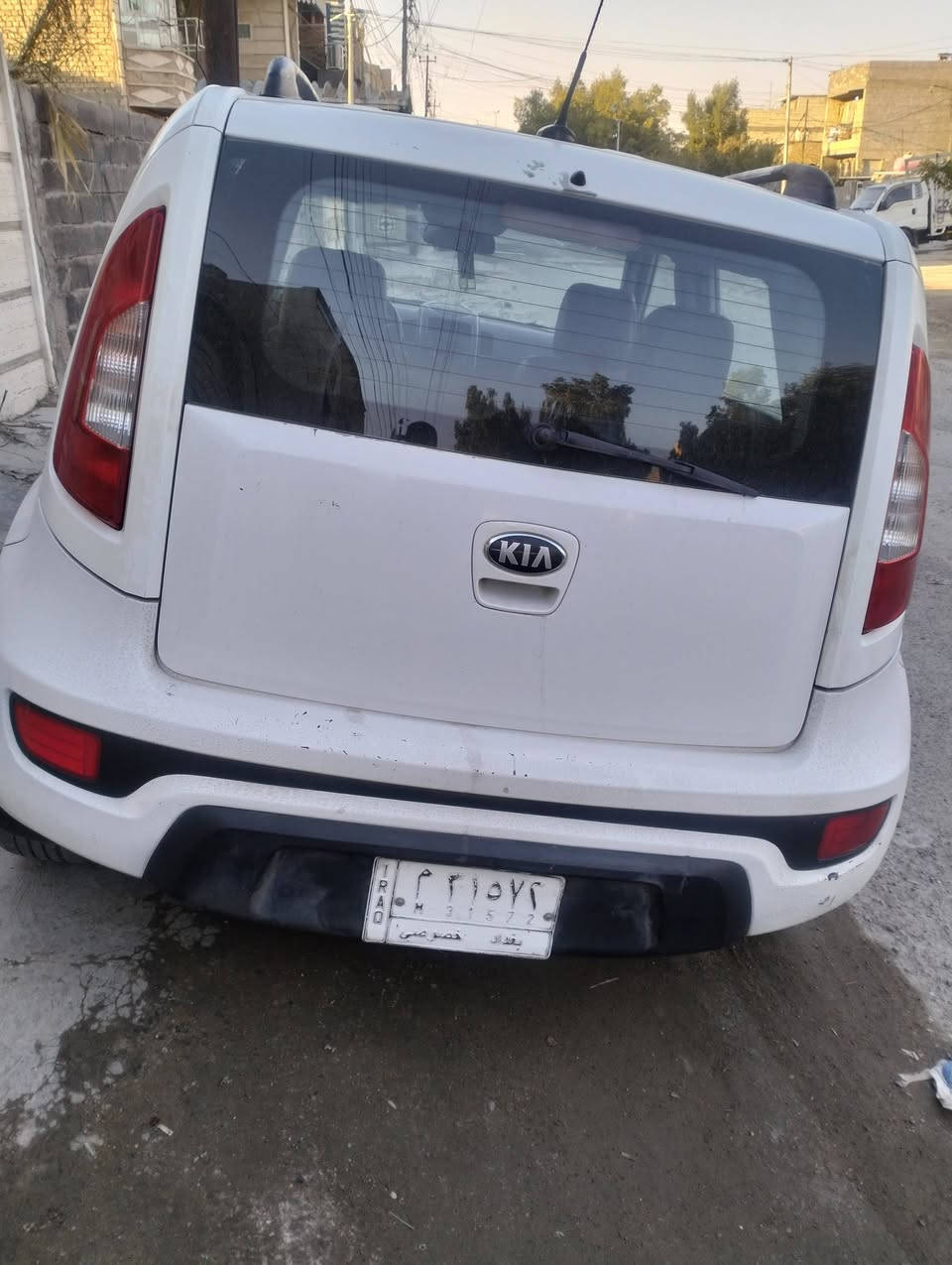 السلام عليكم كيا صول 2013 محرك 1600 جي دي اي محرك وكير خير من الله رقمه بغداد  ضربته بالجاملغ الامامي وبيه صبغ اسفل الباب جهة الصدر والباب الخلفي التبريد عاطل السعر 13مليون عراقي هذا رقمي *********** موجوده بغداد
