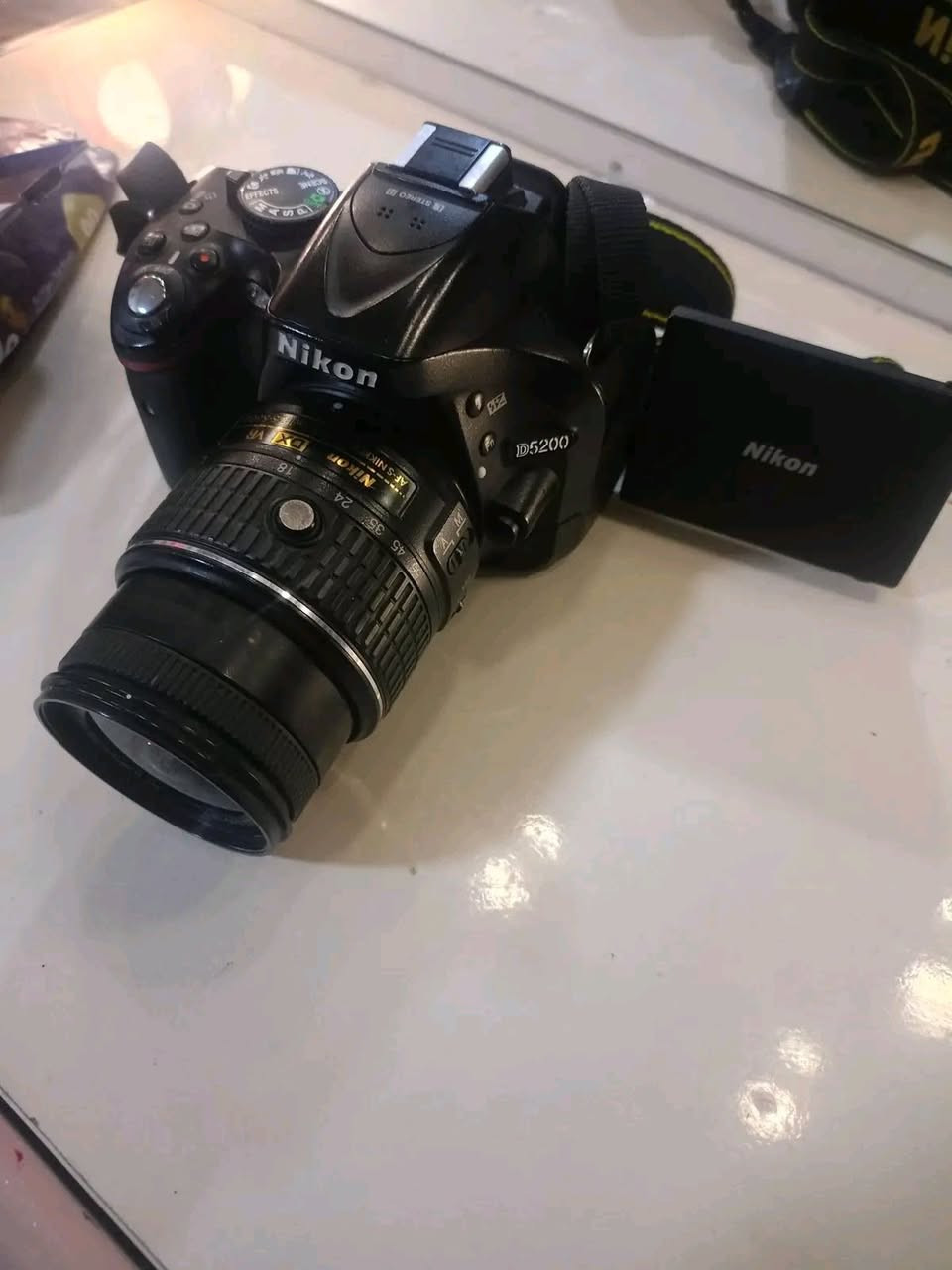 كامره نيكون 5200 D للبيع استعمال شخصي
ملحقاتها
جنطه
شاحنة
بطاريه
حزام كتف
السعر 300 الف وبيها مجال بسيط

ومتوفر شركات توصيل


**إذا كنت صاحب هذا الإعلان وتريد حذفه لأي سبب، رجاءا أرسل رسالة إلى الدعم الفني**