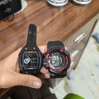 ساعات إلكترونية • قطعتين • شغالة