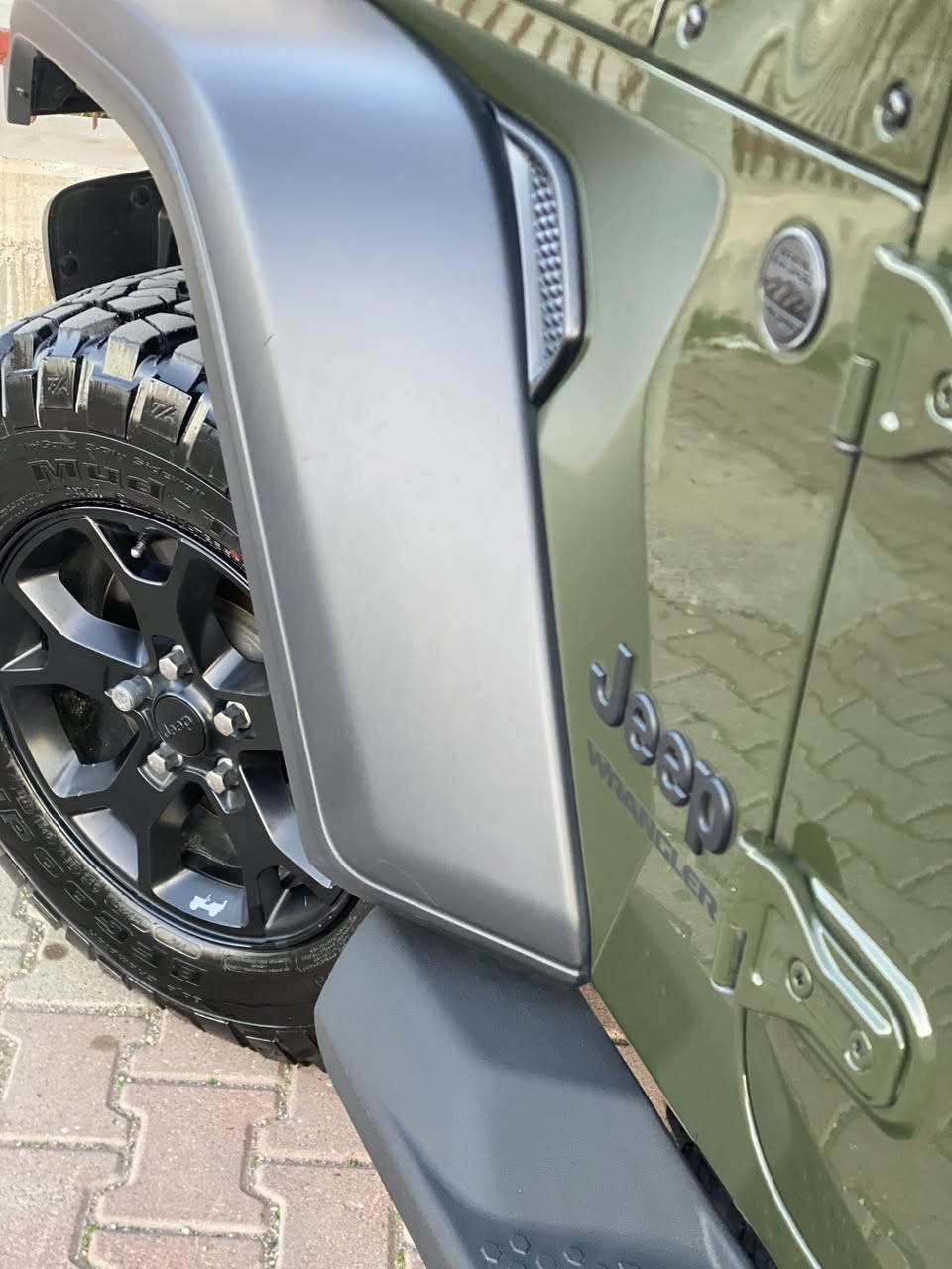 رانکلر wills
2 Doors
مودیل 2023
مکینە ٤ بستون تیربو
بصمە
شاشە 
کامیرا
otuo start
ماشیە 33  KM
حادثە خفیف
باب سکن عکس سایق
تبدیل بشرکە نفس لون 
شویە سبوغ  بدوسە رسم حادثە منشور
رقم سلیمانیە باسمی 
سعر 255
***********
