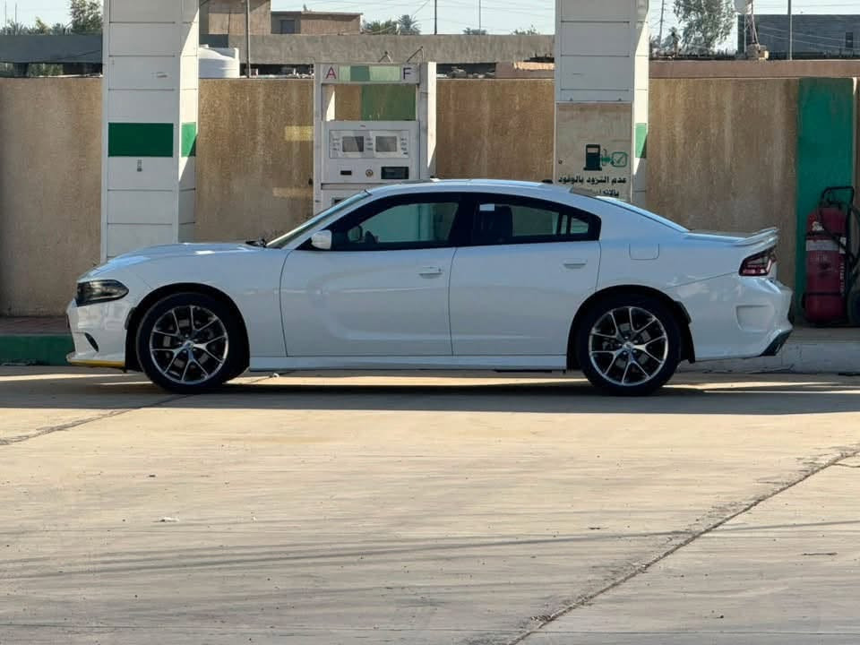 جارجر GT 
خليجي وكالة هارلم
موديل 2021
رقم بغداد مميز باسمي
مواصفات الجيتي معروفة
محرك V6 3600
سوبر تراك باك
فتحة سقف
مرايا اوتو ديم
كرسي كهرباء
شفتات ستيرن بلادية
ويل 20 بلادي 
تخم تاير جديد قبل شهر
حساسات بارك سنسر
كشنات جلد 
اريل نفكيشن 
ماشية 46 الف مايل
بيها تكحيل كارت نص شبر اثر شخط
سيارة جاهزة من كلشي
احلى من الصور 
السعر 308ورقة
***********
***********
