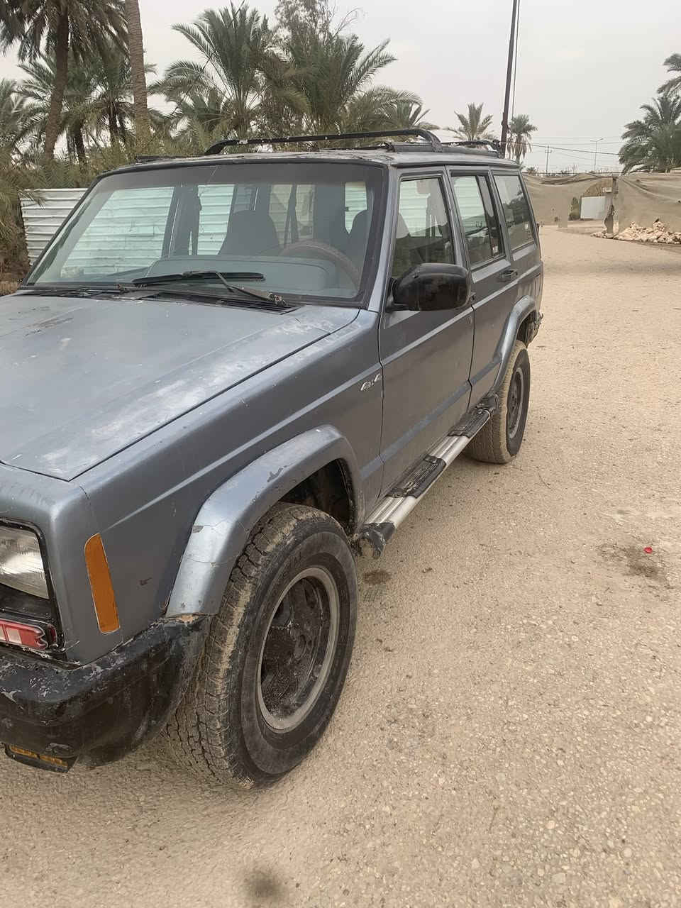 سلام عليكم سياره جيب موديل 1999 للبيع مكينه وكير ديفور السعر 40او بيها مجال مكاني السماوه ***********
