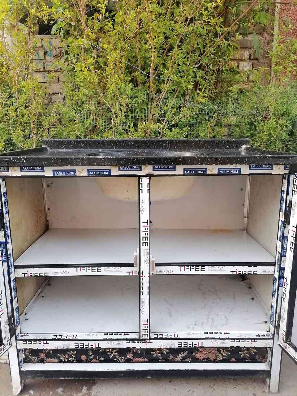 السلام عليكم كاونتر سنك مستخدم نضيف عنوان بغداد الشعب اكو خدمة توصيل بكروه ***********
