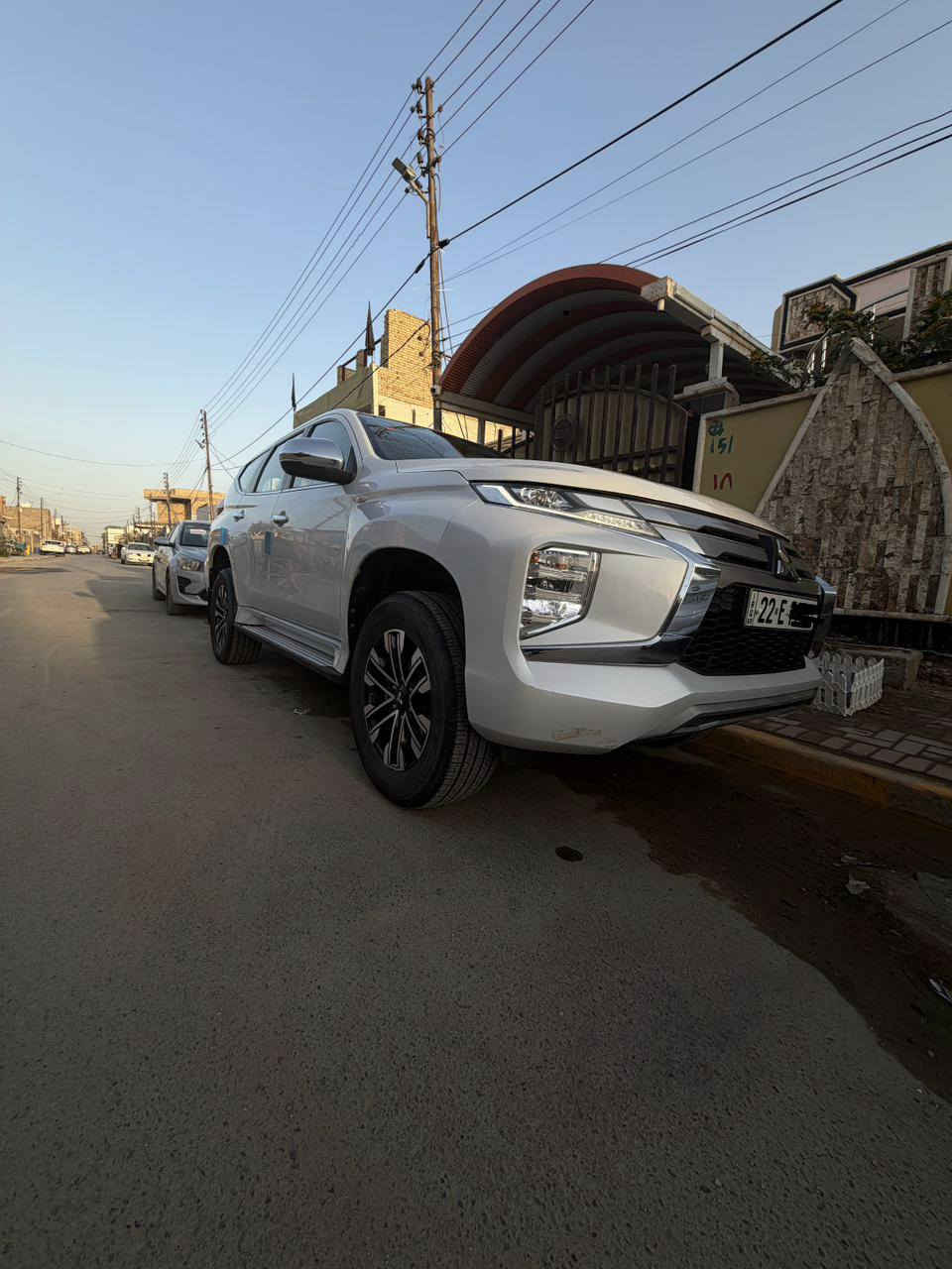 ميتسوبيشي باجيرو سبورت موديل 2021، سيارة كاملة من كلشي
المواصفات:
✅ الداخلية: جلد قرميدي ملكي (نادر ونظيف جداً).
✅ ناقل الحركة: كير 8 نمر مع شفتات ستيرين (تبديل رياضي).
✅ التشغيل: بصمة تشغيل + بصمة أبواب + هندبريك دكمة.
✅ الإضافات: فتحة سقف، مري شفط، ويل أسود بلادي، حساسات خلفية.
✅ المسافة المقطوعة: 50 ألف كم فقط (حقيقي 100%).
🛡️ حالة السيارة:
مكفولة كفالة عامة من الصبغ والضرر (صبغ شركة).
 السيارة باسمي (تحويل ثاني يوم).
📍 المكان: الديوانية.
💰 السعر: 227 ورقة (وبي مجال بسيط للشراي).
📞 للاستفسار والاتصال المباشر:
***********
