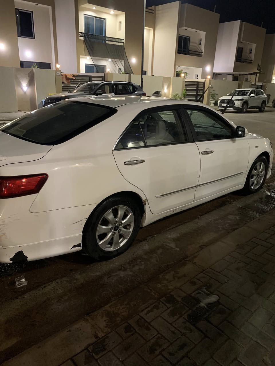 السلام عليكم 
كامري ٢٠٠٩
خليجي مكفولة من الضربة بيها جاملغ خلفي صبغ اثر شخوط
فول مواصفات
بيها منضومة زنون وزارعلها عدسات تحكم بلوتوث
مسجلها الأصلي زارعلة بلوتوث
كاميرا خلفية دوارة 
محرك مفتوح 
كير سليم
نقصها السلايد روف عطلان يحتاجله زنجيل 
ودجة مال المكينة يحتاجلها تبديل
تبريد ثلج
كهربائيات فول 
السيارة ترايها للبصرة 
سنوية باسمي تحويل شرط
باقي التفاصيل بالصور
رقم كربلاء 
مكانها كربلاء 
السعر ١١٧ بيها مجال بسيط
***********

