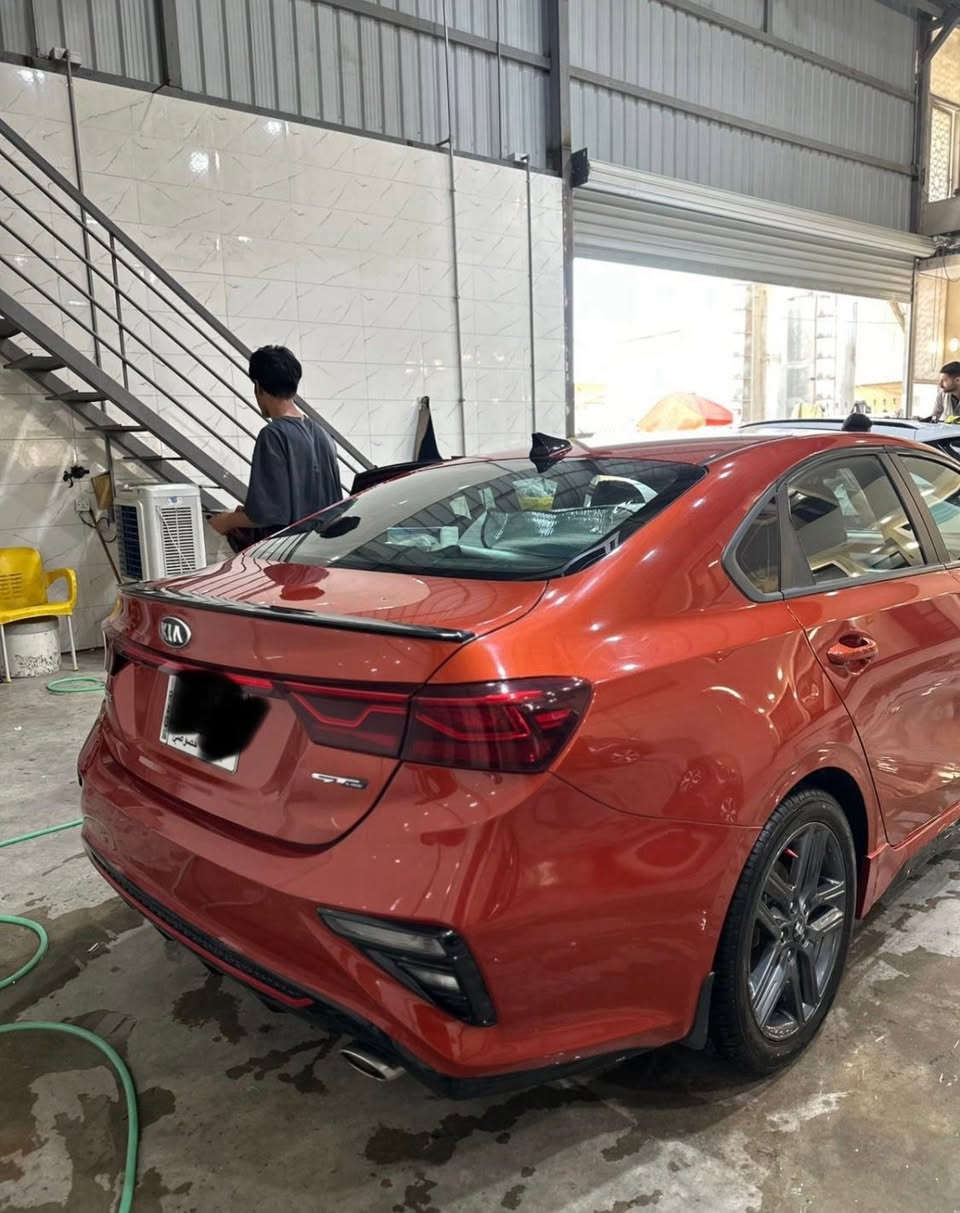 السلام عليكم جميعاً 
🔥 للبيع – كيا فورتي GT-Line موديل 2021 – وارد أمريكي 🇺🇸 🔥
🚗 كيا فورتي GT-Line 2021�✅ محرك 2000 سي سي�✅ فل مواصفات�✅ رادار ومساعدات قيادة�✅ مانع انزلاق وثبات�✅ شاشة وكاميرا ومواصفات GT-Line المميزة�✅ السيارة باسمي مباشرة�✅ السنوية نافذة وجاهزة للنقل
📍 الموقع: بغداد – الدورة
📝 ملاحظة: توجد ملاحظة بسيطة في الگير (ظهرت قبل يومين فقط) وتم ذكرها بكل شفافية.
💰 السعر المطلوب مبدئياً:  $135  (قابل للتفاوض بالمعقول).
📞 للتواصل:�***********
⚡ سيارة نظيفة ومناسبة للباحث عن GT-Line بسعر مميز.�شكرا لكم .
