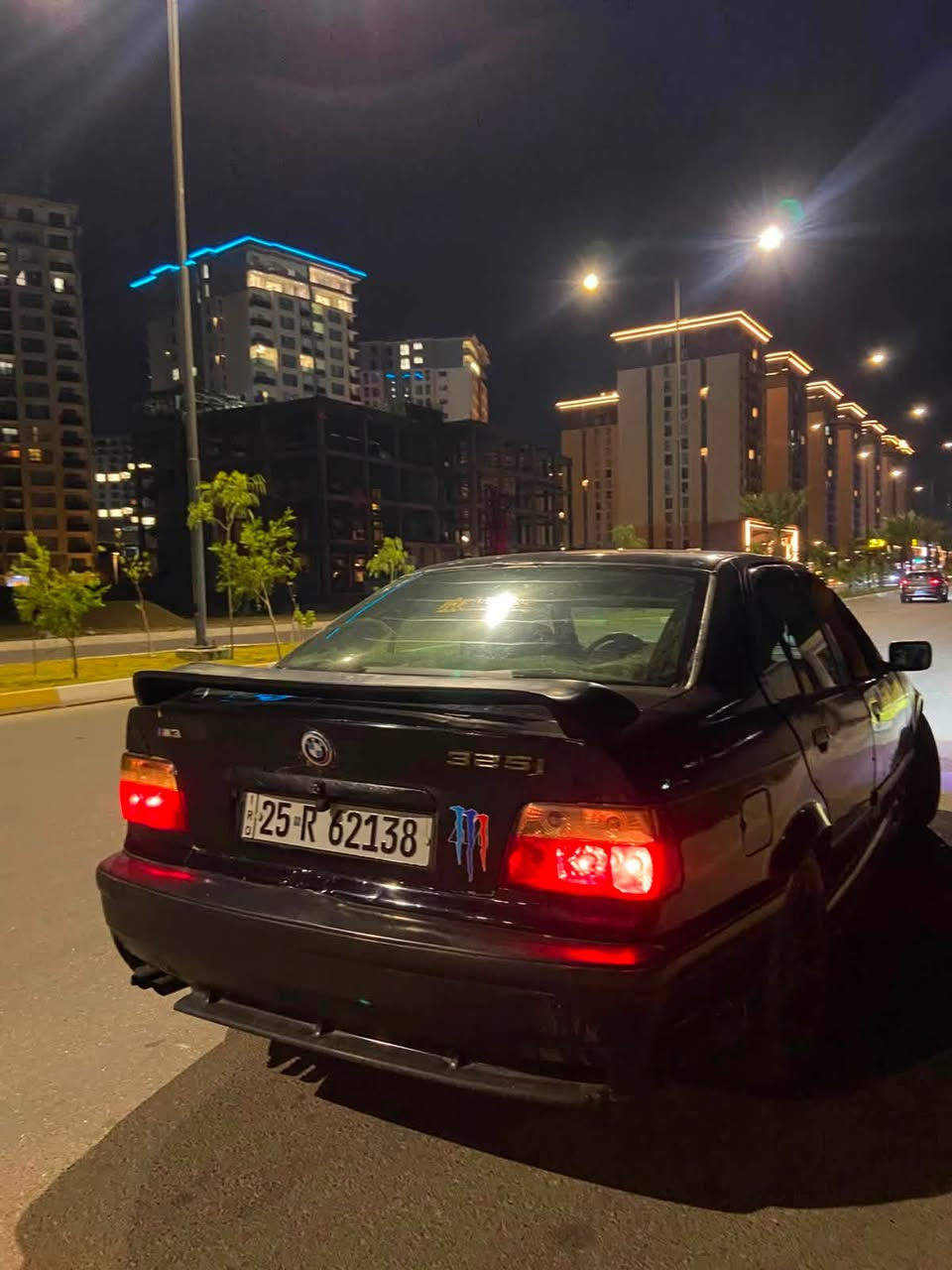 السلام عليكم e36 محرك 25 مسكر عدل مال حاويه 
كير عادي zf رقم كركوك تحويل مباشر 
كهربائيات كله شغاله 
داخل نضيف لا شك ولا كسر 
دشبول جديد 
تنته جديده 
السياره فتحه بس مغلفه ppf اسود كامل
السعر 33 وعليها غرامات ينزل من سعرها 

مكان بغداد 
***********
