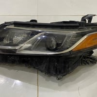 عندي اللايت  كامري بلدي جهت السايق عدسه شغاله  السعر 150 الف 077246421...