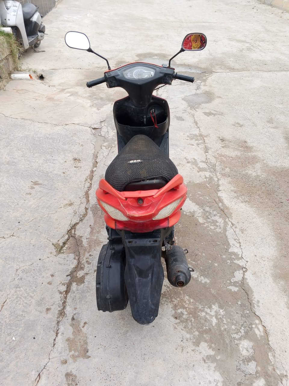 السلام عليكم
ادرس موديل 2021 محرك مكفول اول مره ينفتح مكينه خرسه شلعه ومعدل فول كهربائيات كلها شغاله سلف شغال تخم تاير جديد قفل جنطه قفل استيرن السعر 300 وبيها مجال مكان الدراجه الاسحاقي مركز الناحيه للاتصال *********** ***********
