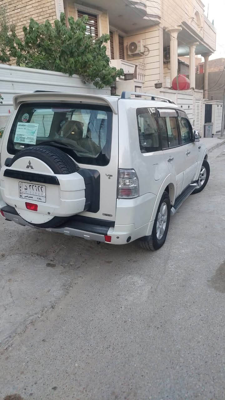 السلام عليكم باجيرو  ٢٠١٠ حبتور وارد خليجي رقم بغداد بدون تبديل  فول مواصفات مكينه ٣٥٠٠ المرغوبه  فتحه سقف كراسي جلد كهرباء دمام خلفي داخل عسلي صاج سبعه راكب ثلاث قطع تبريد حساس خلفي ثلاجه بالفرس مرايات شفط واشاره كير مكينه مكفولات صدر أمامي وخلفي نضيف تخم تاير تبريد ثلج  بل اضافه الى منضومه غاز السعر 136. وبيهه مجال بسيط

 ***********
