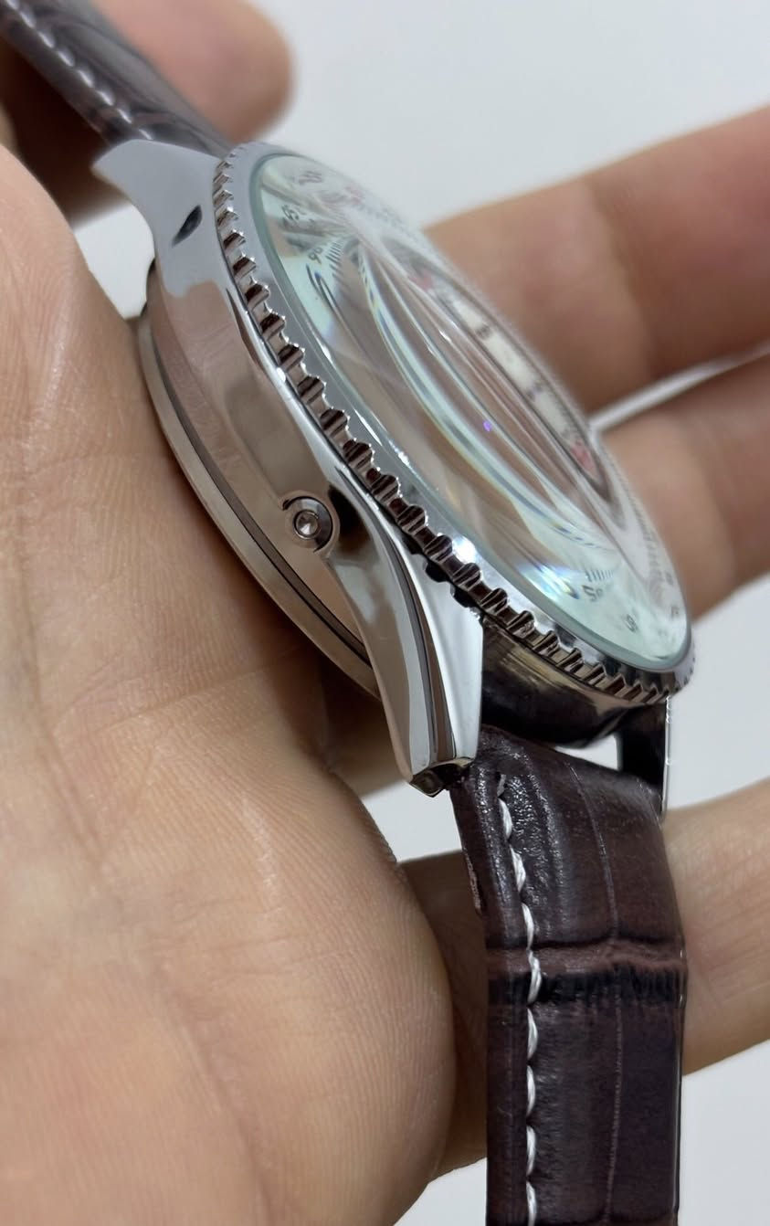 برتلنك طياريين دولية اوتماتيك ماستر كوالتي
موديل قديم وزنها ثقيل
ضد الماء جديدة بالعلبة بعدها غير مستخدمة
مكينتها اوتماتيك وتكويك تشتغل نظامين
قطر الساعة ٤٥
الاطار دوار والسناتر شغالة
السعر  ١٠٥  الف مع التوصيل سعر نهائي ثابت


**إذا كنت صاحب هذا الإعلان وتريد حذفه لأي سبب، رجاءا أرسل رسالة إلى الدعم الفني**