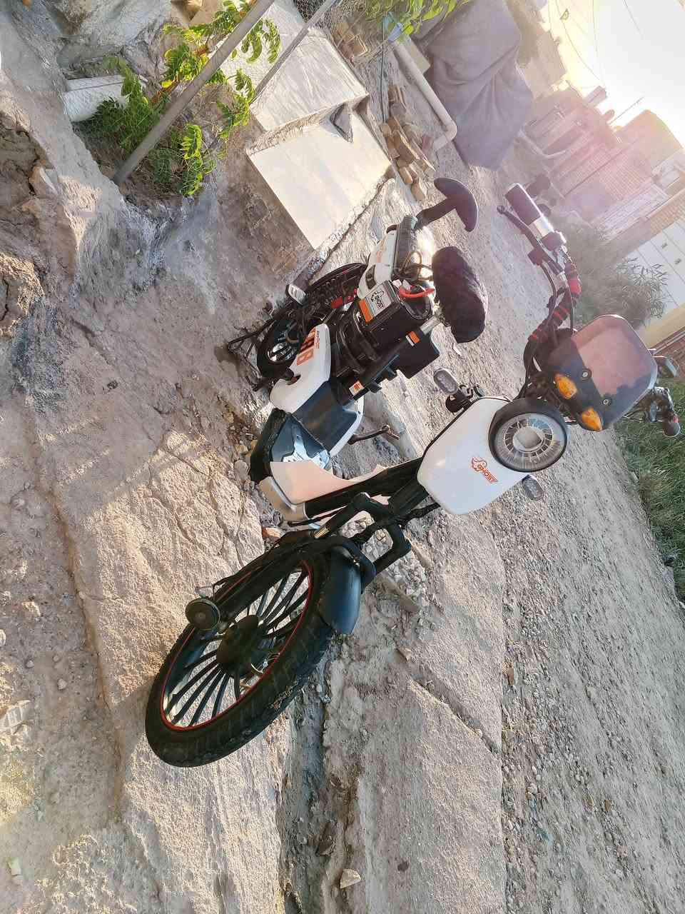 السلام عليكم دراجه شحن للبيع حجم 20 جاهزه كلها شغاله باتريات قبل اسبوع شادهن جدد السعر 300وبيها مجال   الناصريه قضاء الشطره


**إذا كنت صاحب هذا الإعلان وتريد حذفه لأي سبب، رجاءا أرسل رسالة إلى الدعم الفني**
