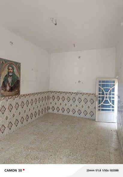 بيت ميت متر الأمن الداخلي قطاع 21
طابق واحد بناء بلوك  غرفه وصاله مطبخ إستقبال حمام داخلي خارجي 
بيت كامل سيراميك جدار وارضيه بيت نضيف 
السعر 85مع المجالرقم تلفون ***********
