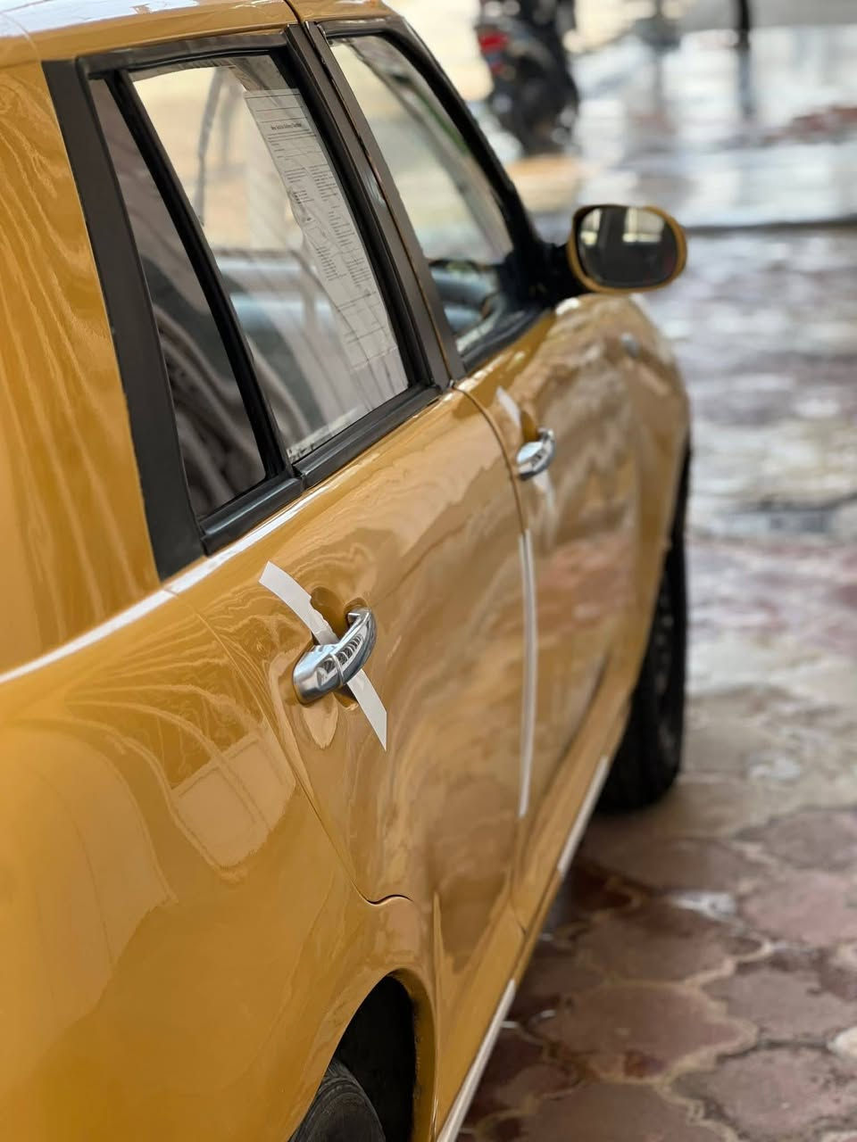 سلام عليكم سياره ليفان 320البيع موديل 2012طخم جديد محرك كير شرط كابون بانزين بيها رقم هاتف ***********مكان موصل برطله
