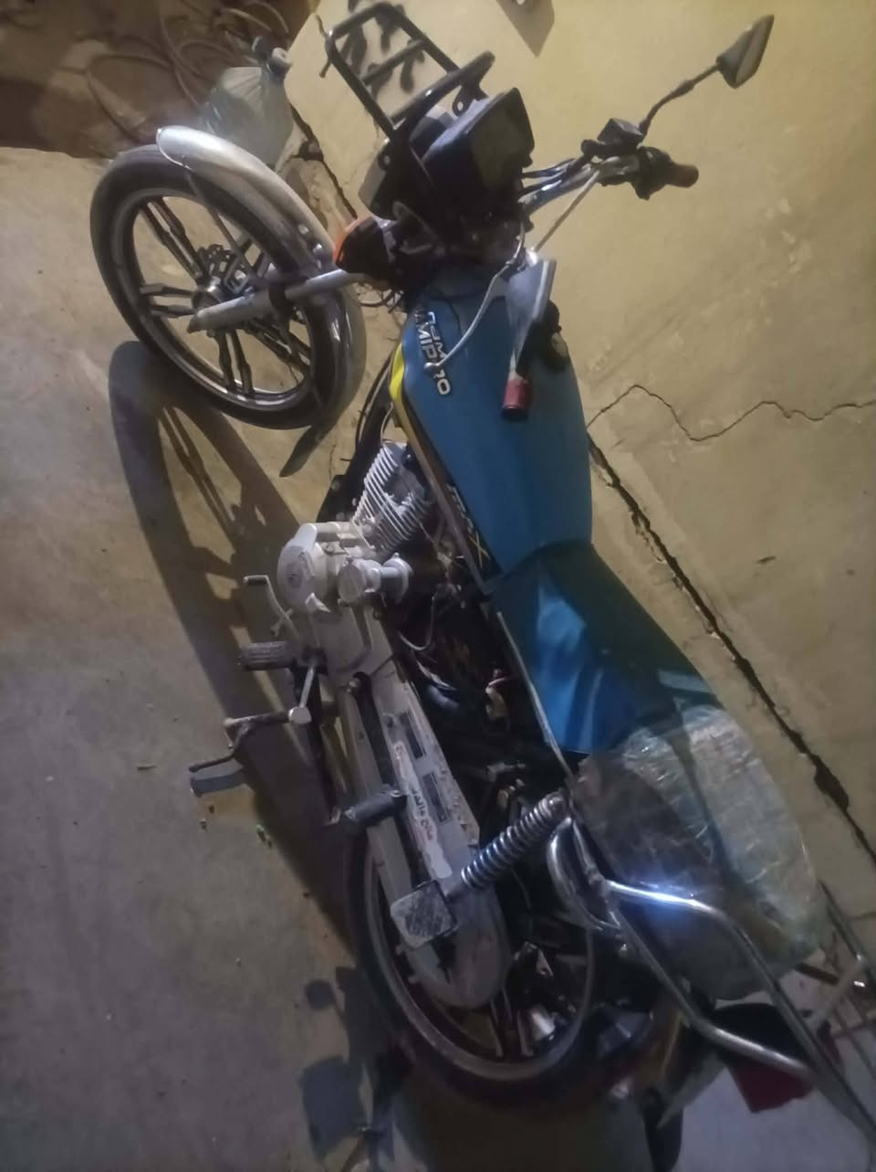 سلام عليكم هاي ماطور للبيع شراي يتصل كلها شغال***********
سعر500
