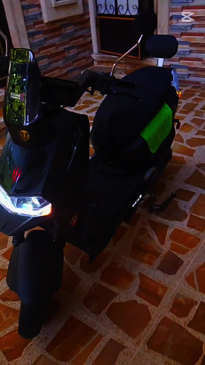 السلام عليكم درجة TAiLG النوعيهT73 الون اسود فحمي 
بطارية نضيف 🔋فول اشير يمن يسر ليت عليه نصي درجة جديد وضع شركة درجة مل بيت تخذه متصرف عليه كلشي جهاز اتصال عل رقم *********** درجة متعجبك لا تكسر بيه
