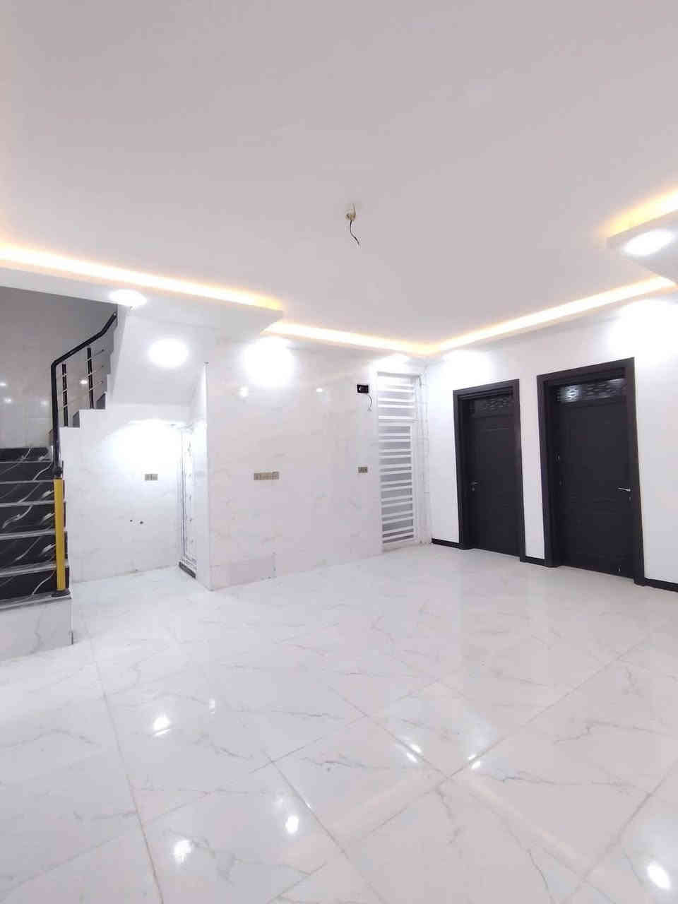 دار للبيع 🏡
 شغل نضام تركي كلش مرتب👌🏻
150 متر  #سند_25
بسعر 57 مليون #قابل_للتفاوض

غرفتين/صاله/مطبخ/صحيات 2/استقبال
كراج كبير/مكشوفه 
ماء/كهرباء/سوق/مدارس/تبليط #عرض_15

الموقع 🏡 نجف/شارع الصب عمود 327
للتواصل 
***********
