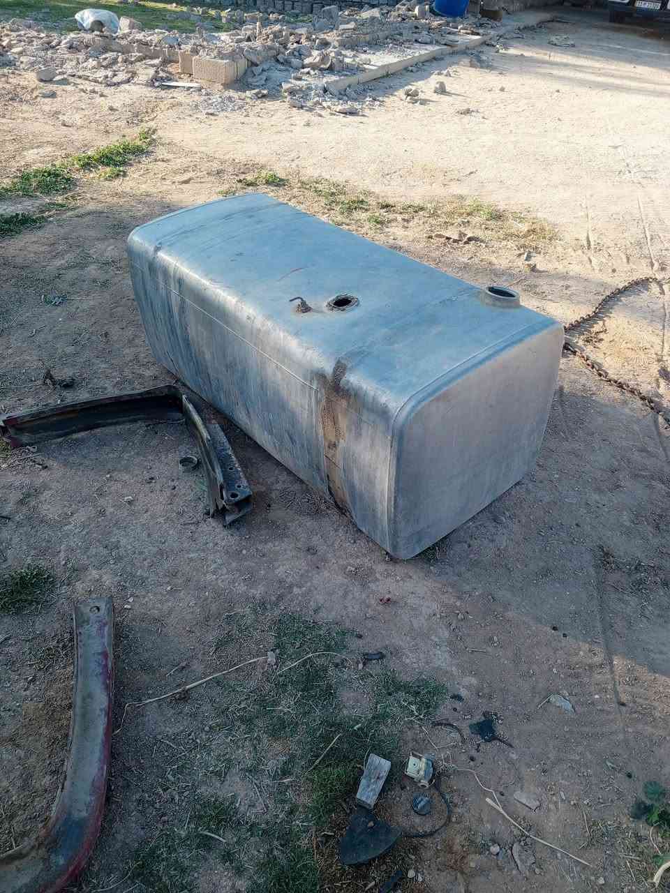 سلام عليكم تانكي كاز فافون هوء قواعده لسعي 600 لتر مكان لفلوجه السعر 200الف قفل ***********+++***********
