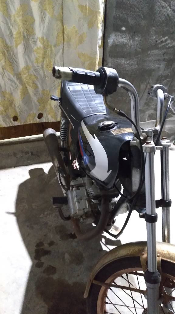 السلام عليكم دراجه للبيع موديل 2014 دراجه 4 اوراق أصوليه وياها الدراجه ماعوزها شي ستوها مجفته تجفيت اصلي شرط الفحص السعر 550 وبيها مجال للشراي ...الموشراي لايتعبني مكاني البصرة الفيحاء شط العرب الجزيرة البصرة, العراق


**إذا كنت صاحب هذا الإعلان وتريد حذفه لأي سبب، رجاءا أرسل رسالة إلى الدعم الفني**