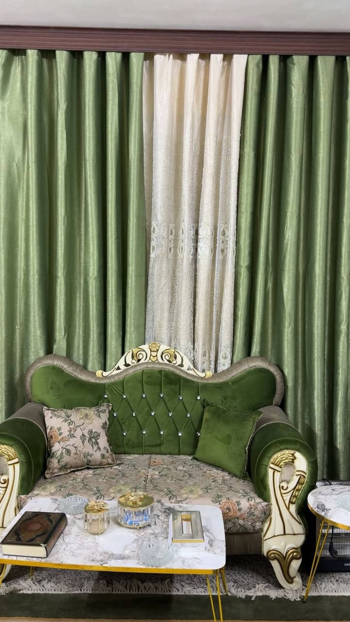 تخم زيتوني مع الزوليه والبردات والطبلات كامله ب700 الف وكلهن اخو الجديددددد
مكاني بغداد شهداء السيديه
للتواصل 
***********
