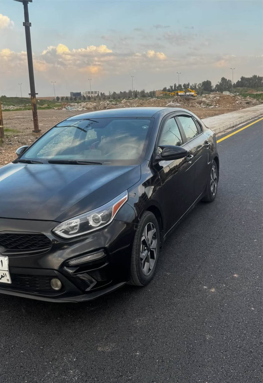 بيها شبر بارد وبيها قطعتين صبغ سنويه 27 كابون بانزين شرعيها موصل مواصفات مانع انزلاق كروز سرعه تحديد مسار قياده ذاتيه توقف ذاتي مانع استطدام شاشه كاربلي كبيرة انظمه قياده سبورت والعادي كير at مكينه 2000 دوش خير من الله ترايها لبغداد
*********** موصل, نينوى
