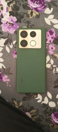 نوت 40 برو • ٢٥٦ جيجا • ١٢ رام