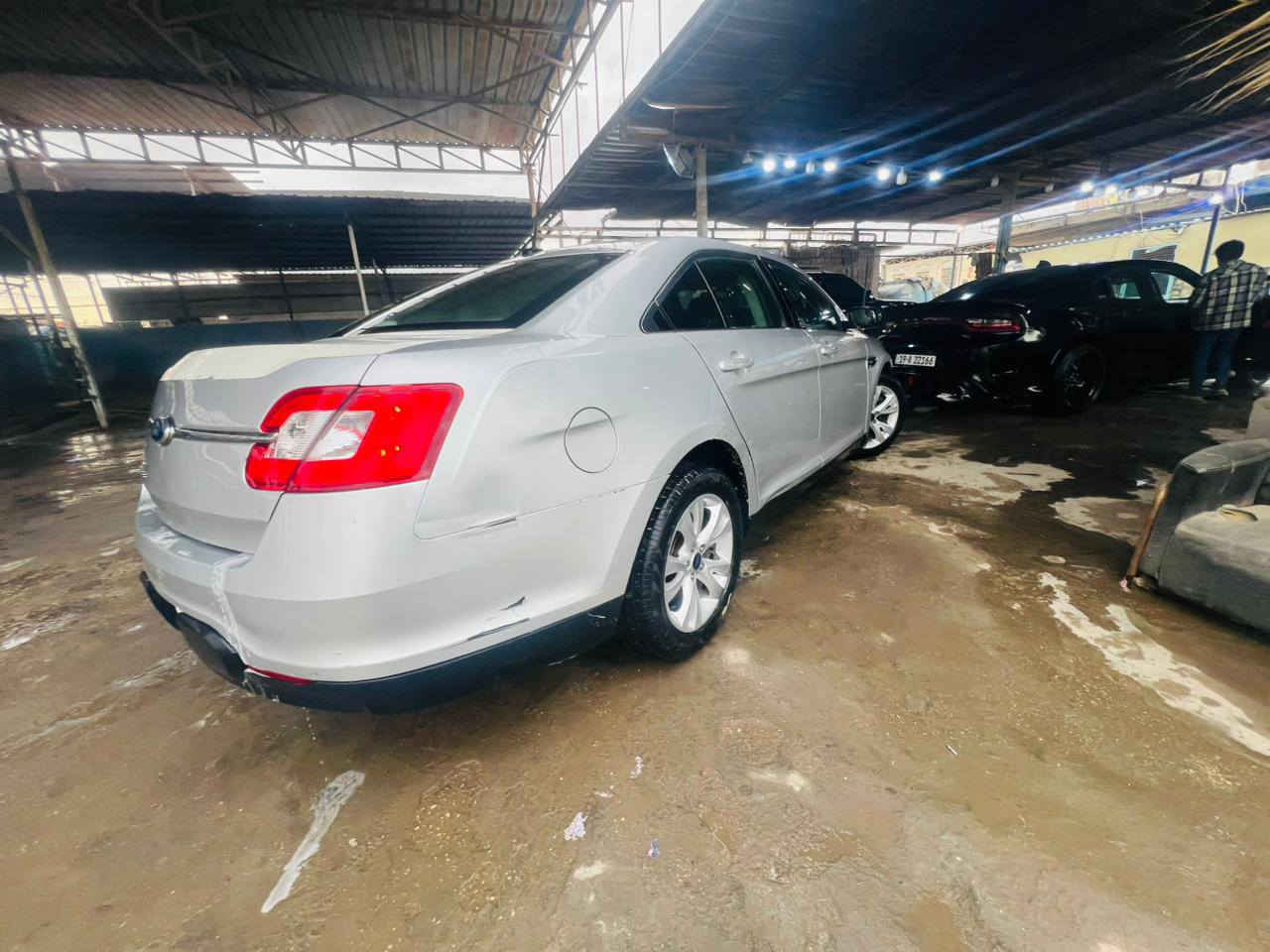 سلام عليكم للبيع فورد تورس موديل 12
محرك كير حداديه تبريد كله جديد 
صبغ جاملغ وبنيد فقط والباقي كفاله 
مكان السياره كربلاء سعره 95 بيع مستعجل 
***********, واتساب او تصال
