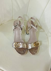 قياس ٣٧ • ملابس