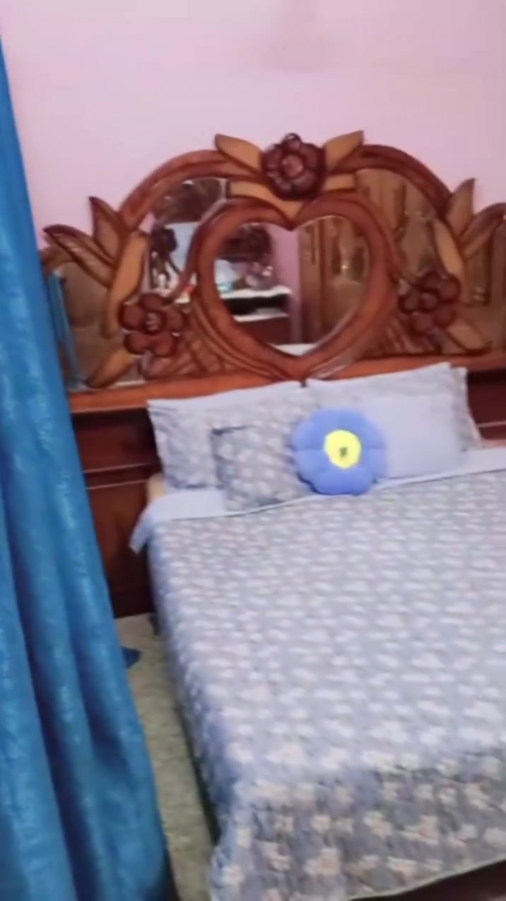 غرفة صاج عراقي اصلي ثقيل مابيها اي ضرر كاملة قفالة ويدات سبب للبيع الغرفة ضخمة كلش والمسامحة صغيرة والكوميدي الثاني والزاوية بالمخزن  واطار الجرباية موجود حاطتهن فوك الكنتور غرفة كاملة ما بيها اي نقص لان ماكو مجال سعر 400 وبيها مجال قليل الاتصال على الرقم ***********
