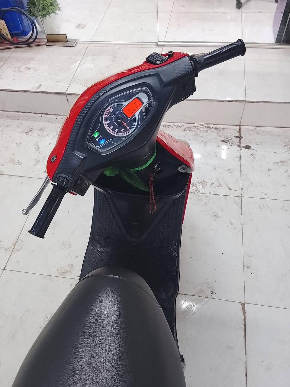 سلام عليكم دراجه الكزز دراجه خر من لله كفاله شلعه ومعدل خير من لله كلاجات رياضي تايرات تخم تاير جديد كهربيات شغاله سلف هندر شغال المكان بغداد العبيدي شارع جامع الهاتف ***********
