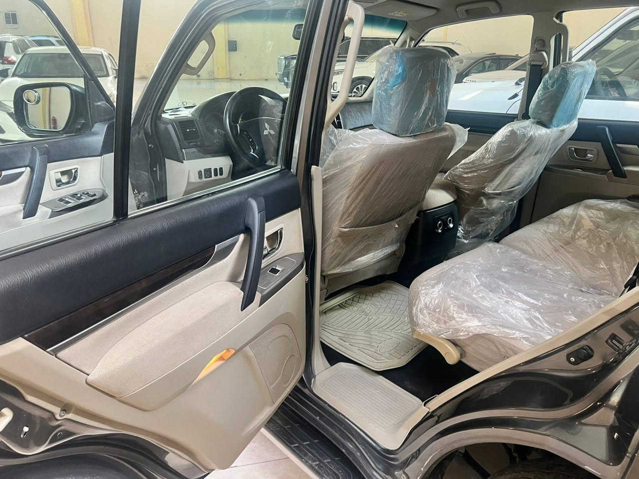 السلام عليكم باجيرو 2016 خليجيه بيع او مراوس ابشمالي مكفووله كفاله عامه حته دعاميات السونار مرفق بلمنشور نص مواصفات مكينه 3500المرغوب مامفتوحه ابشرط رقم سنويه هزه كله جديد لل2031 صدر امامي خلفي جديد شرط تحويل وكاله اني حاظر مكان السياره كلار وسليمانيه 
السعر180 وبيها مجال
الاستفسار
***********
