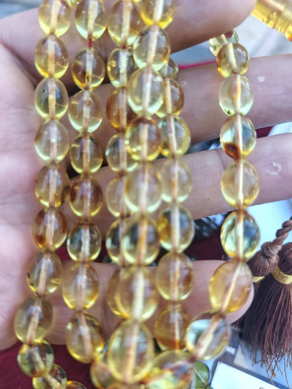 إخواني الاكارم السلام عليكم ورحمة الله وبركاته.
هاي مقتنياتي من السبح اعرضها امامكم للبيع. 
الخضره والصفر الاثنين كهرب عطش وزنهم واضح بالصور. 
الحمره ما متأكد منها سندلوس لو غير شي. 
السوده سندلوس نجفي شغل قديم تنزيل فضه وشرط سندلوس لا نارجين ولا غير شي يعني مشروطة. 
الأسعار باللي يرضي الله لأن إني مو بياع شراي وإنما هاي مقتنياتي وأريد ابيعهم


**إذا كنت صاحب هذا الإعلان وتريد حذفه لأي سبب، رجاءا أرسل رسالة إلى الدعم الفني**