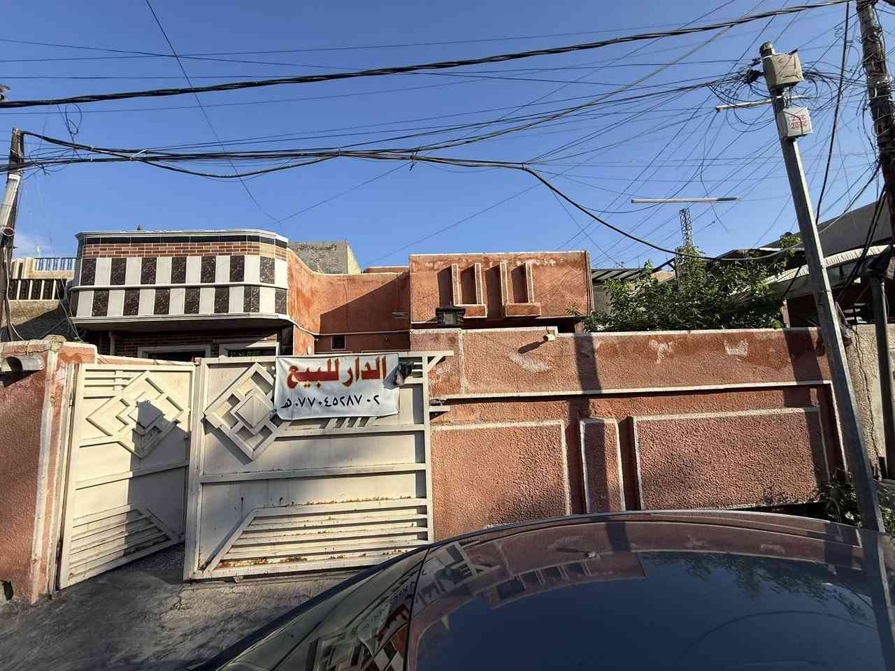 بيت للبيع العنوان البياع شارع المضخه الثاني مساحه 192م حلو ونضيف متكون من استقبال 4*9
وغرفتين 4*6
ومطبخ حار وبارد 
وهول 5*4
و3حمامات 
***********للستفسار
