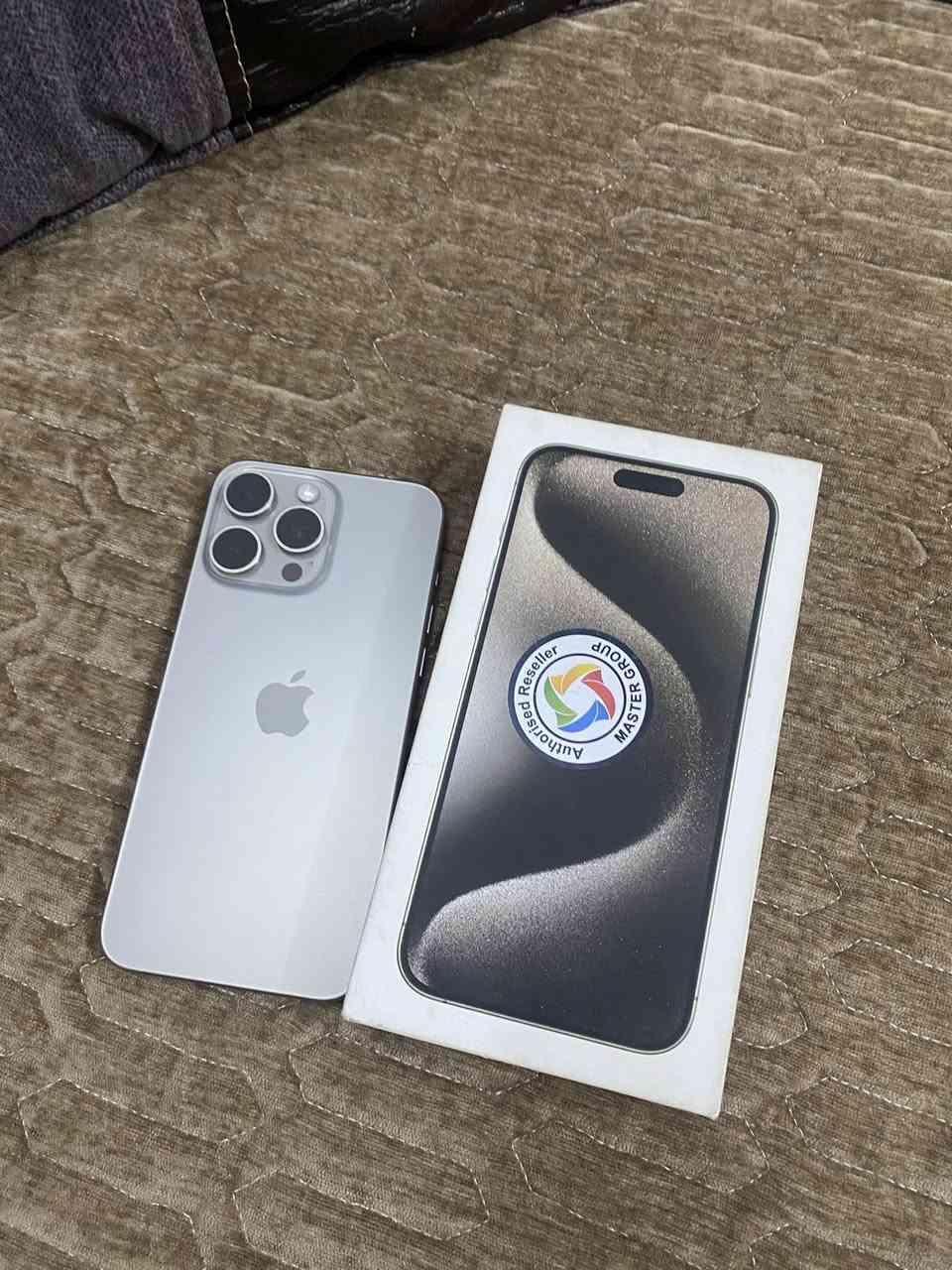 ايفون 15برو ماكس ذاكرة 256بطارية 89شرق اوسط ابلادي الجهاز السعر مليون و50وبي مجال تعال خاص وتدلل او ***********واتساب موجود مكان بغداد حي ور
