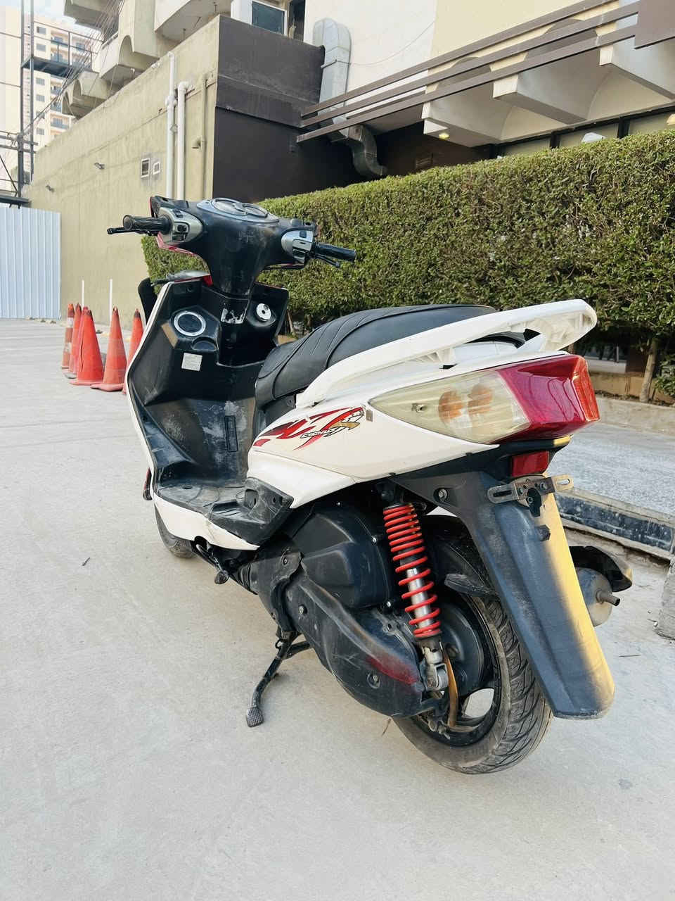 سلام عليكم.     سكنس فحل للبيع الدراجه خيل من الله ماشيه ٤٠٠٠مكينه مكفوله و كفرات مكفوله كهربائيات مكفوله السعر ٩٥٠ بيه مجال مكاني الدوره شارع ٦٠


**إذا كنت صاحب هذا الإعلان وتريد حذفه لأي سبب، رجاءا أرسل رسالة إلى الدعم الفني**