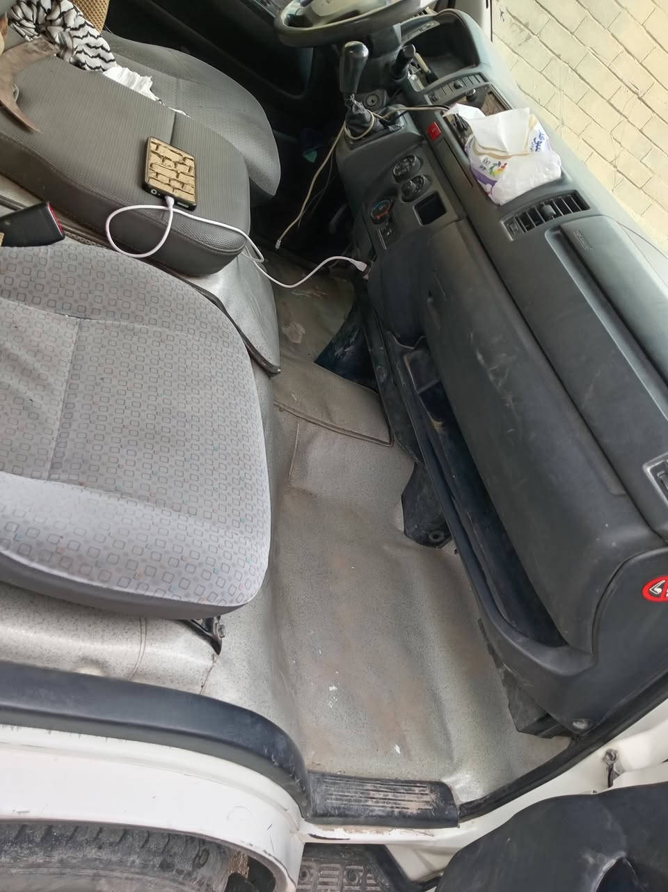 هايس للبيع موديل 2016 مكفوله كفاله عامه ماعده طخه بسيطه مال قمريه مكينه مامفتوحه سنويه بسمي رقم بغداد عنوان السياره ذي قار سوق الشيوخ السعر ب٣٠٠ وبيه مجال للاستفسار الاتصال ***********
