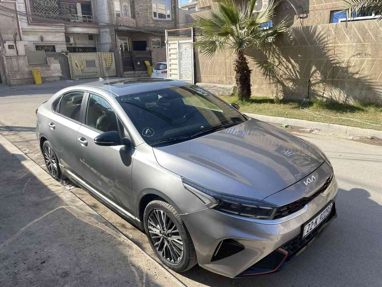 للبيع كيا سيراتو 2022 GT-Line خليجي فول مواصفات
السيارة نظيفة ومستخدمة استخدام شخصي

✅ خليجي GT-line
✅ فول مواصفات
✅ فتحة سقف
✅ شاشة كبيرة مع نظام ترفيه
✅ حساسات أمامية وخلفية
✅ كاميرا خلفية
✅ تحكمات ستيرن كاملة
✅ إشارات بالمرايا الجانبية
✅ مرايا كهرباء قابلة للطي(شفط عند القفل)
✅ تشغيل بصمة وعن بعد
✅ نظام ECO & SPORTS 
✅ تخم تاير جديد+ باتري جديد
✅ مكيف قوي وبارد
✅قطعتين تبريد 
✅ المحرك(1.6 turbo) والجير بحالة ممتازة

🔹 الممشى:85 ألف كم
🔹 رقم اربيل

⚠️ الملاحظات بكل أمانة:
٣ قطع صبغ 
حادث وسونار موضح بالصور

📍 مكان السيارة: بغداد/ الغزاليه
💰 السعر: 166 بيها مجال بسيط جداً

📞 رقم الهاتف:
+964 7760262244


**إذا كنت صاحب هذا الإعلان وتريد حذفه لأي سبب، رجاءا أرسل رسالة إلى الدعم الفني**