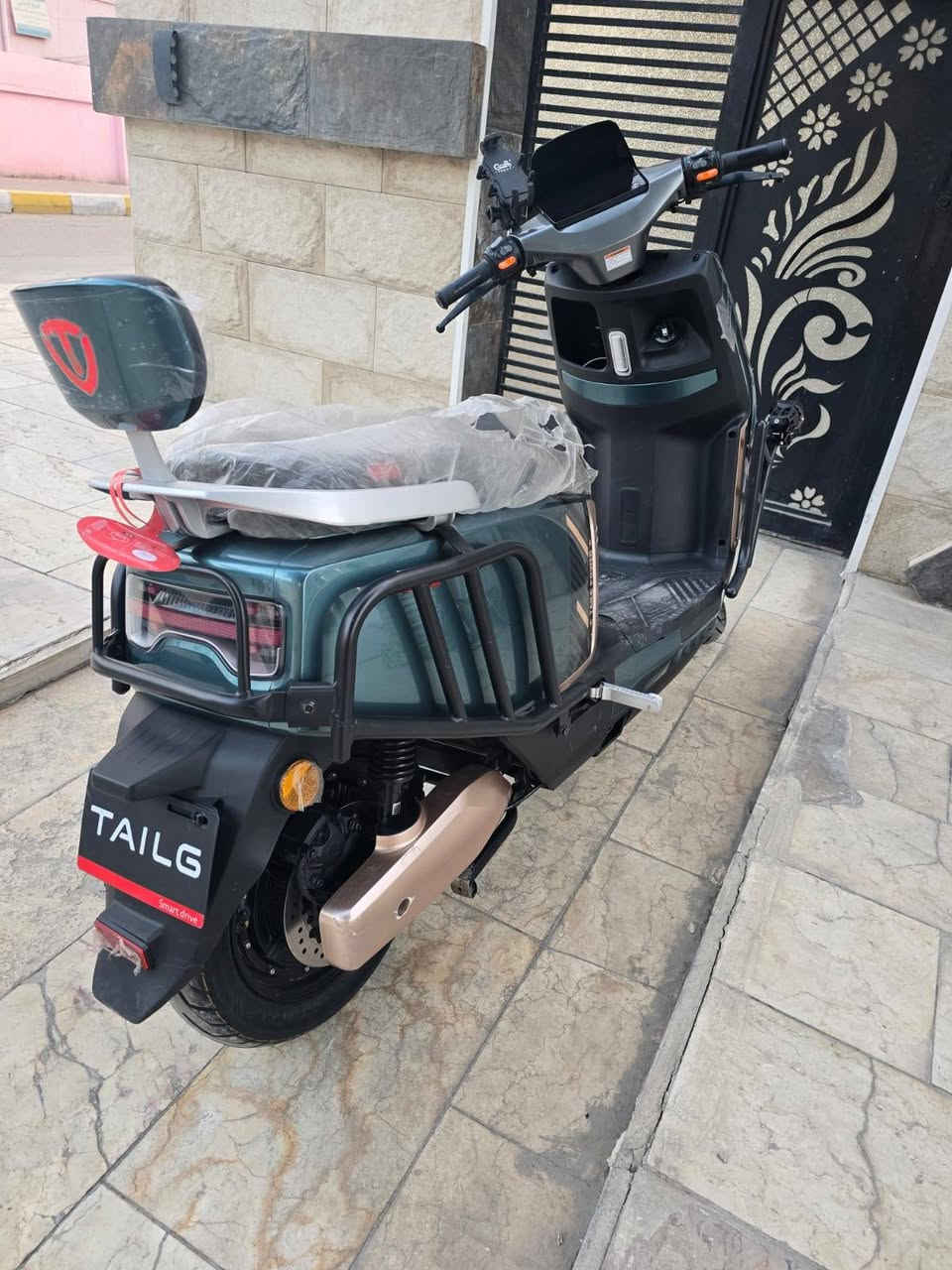 دراجة شحن الوحش المقدس تالك تيسلا للبيع
دراجة زيرو مماشية بعده بلاد شركة مكفولة
طبعآ الدراجة تربط على موبايل اطفاء تشغيل
تحتوي على بصمتين 
المواصفات
6 بطاريات كرافين
ملف 2500
سرعه 80
تمشيك بلشحنه حوالي 70 كيلو او اكثر
دراجة تحتوي على درع للحماية 
شاشة ايباد قراءة الاعطال
نظام بصمة 
نظام حماية قفل
نظام تثبيت سرعة
نظام 3 سرع
نظام قاطع دورة
نظام abs
نظام P
نظام R
صندوق كبير لخزن الاغراض 
دبل اشارة يمين يسار
انارة زنون اضافية على الدرع
دراجة بجيس
وصل الشراء موجودة
غراضه كاملة
الدراجة وكالة شخط مابيه 
العنوان بغداد شارع فلسطين
للاستفسار ***********
