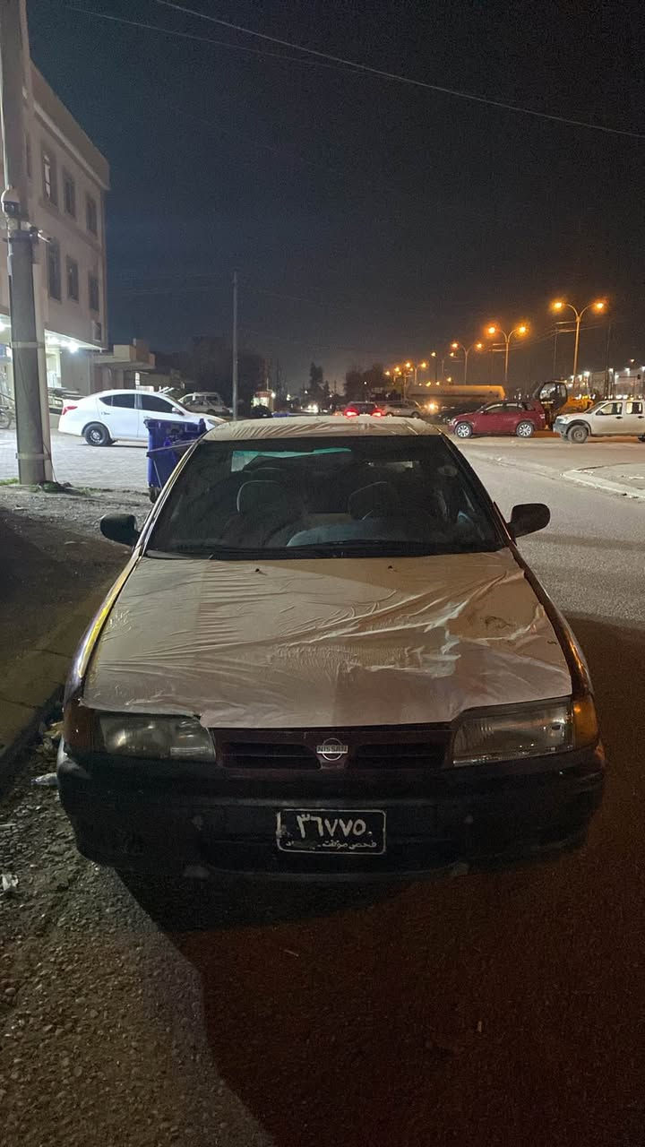 Nisan blemarبو فرؤشتن سياره كه جاهيزه مؤديل ١٩٩٣ مه كينه ١٦ گير حادي به نزين زؤر كه م ده خوا سياره كه ئارمي اسلي له گه له   گيرو مه كينه به شه رت مشته ري ني سه رمان مه يشينه *********** أربيل, العراق
